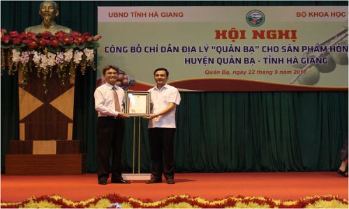 Lễ công bố Chỉ dẫn địa lý Hồng không hạt Quản Bạ